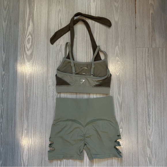 Gymshark Workout Set - Picture 2 of 2